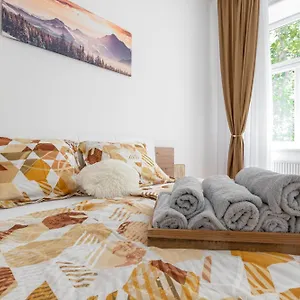 Charmantes Altbau-apartment Nahe Donaukanal Zentrumsnah Mit Küche&wlan Apartment